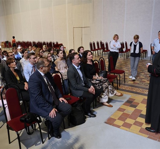 Polaznici Diplomatske akademije posjetili Zagrebačku katedralu